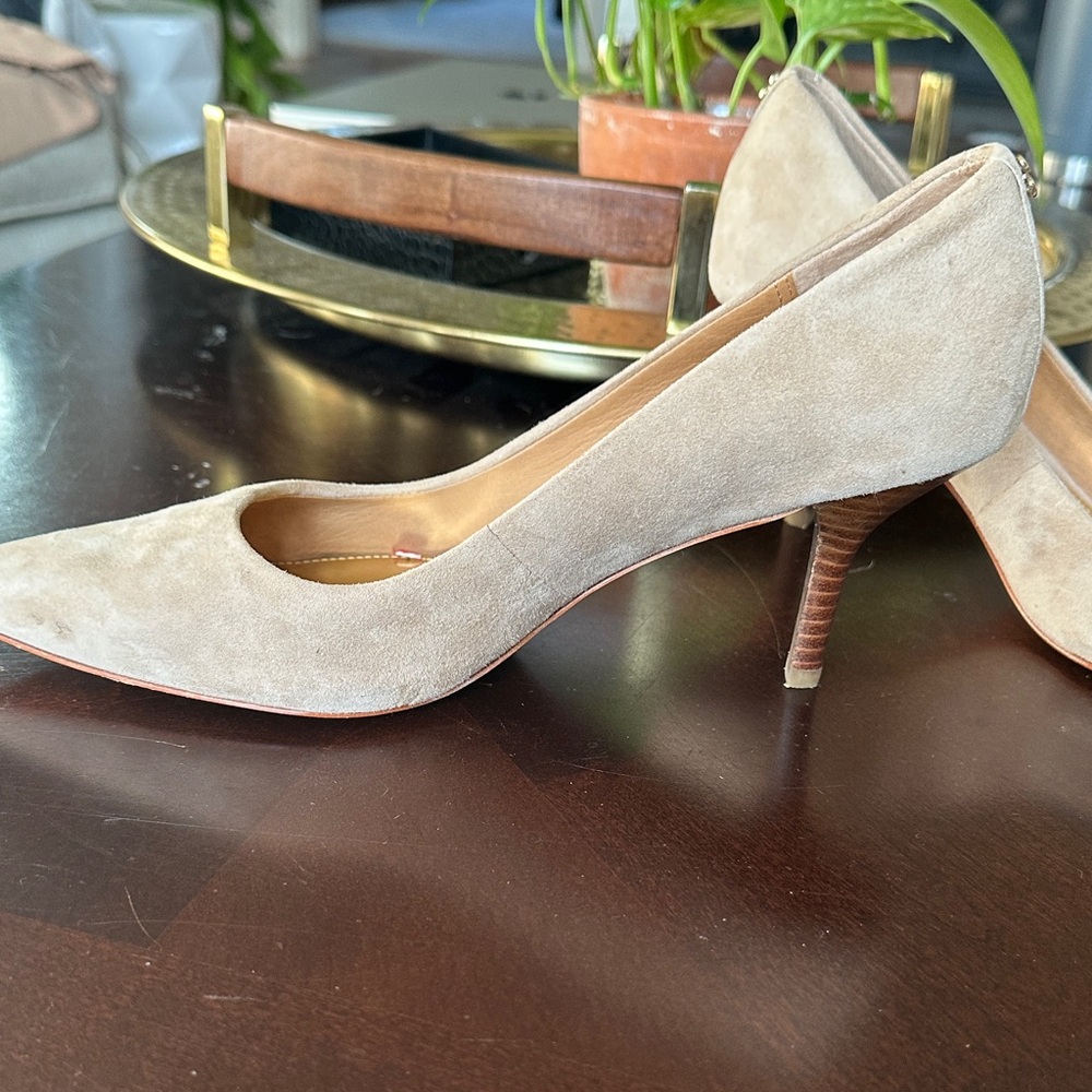 Coach Suede Pumps 7.5 - Picture 5 of 11